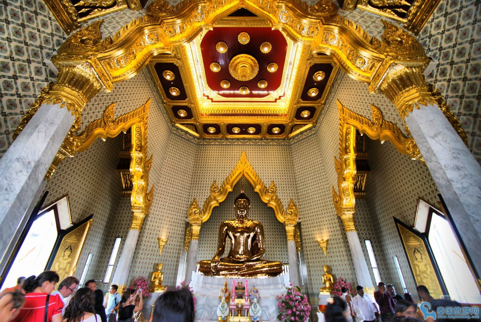 曼谷唐人街附近有什么景点值得一去--金佛寺