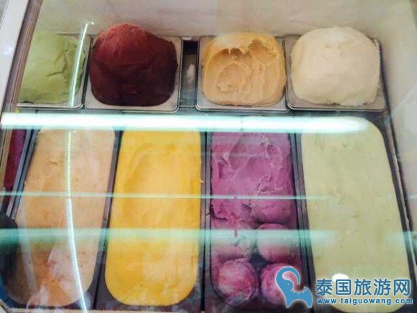 曼谷便宜又好吃的冰激凌，还能自制哦!