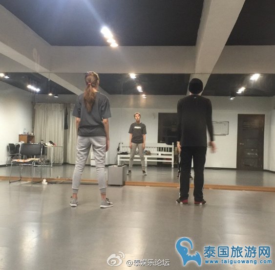 泰国女星esther前往韩国YG公司训练