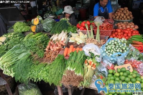 松撇市场Somphet Market