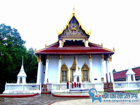 Phra Mahathat Woramaha Wiharn