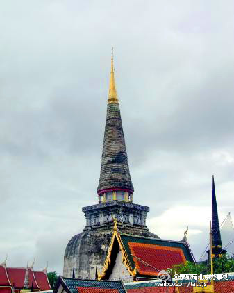 Phra Mahathat Woramaha Wiharn