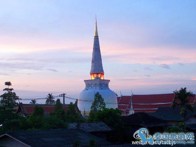 Phra Mahathat Woramaha Wiharn