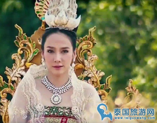 7台大剧《火女王》年终上演 Aum获讚「女王就是女王」