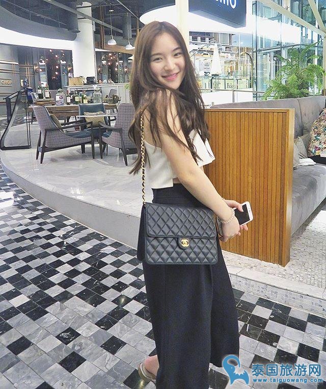 正宗白富美 泰女星Punpun家庭温馨