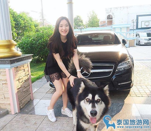 正宗白富美 泰女星Punpun家庭温馨