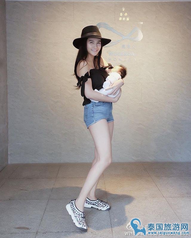 女星kratae生完宝宝一月内恢复性感身材