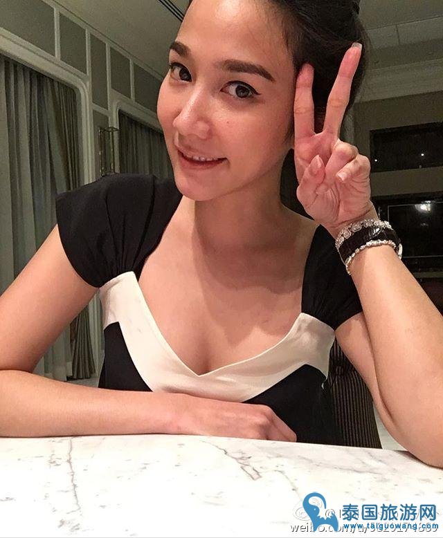 Aum男友许久没联系,努力工作陪狗狗