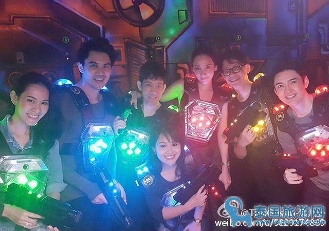 Aum男友许久没联系,努力工作陪狗狗