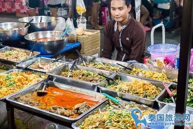 曼谷最有特色的三大夜市