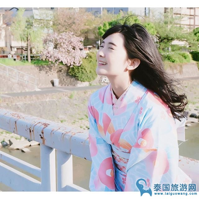 泰國好聲音甜美性感美女Beer 撞臉何潔有木有？