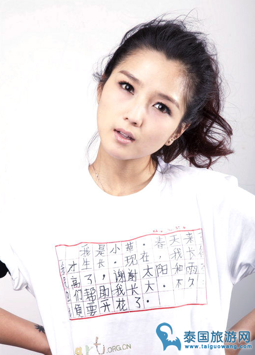 泰國好聲音甜美性感美女Beer 撞臉何潔有木有？