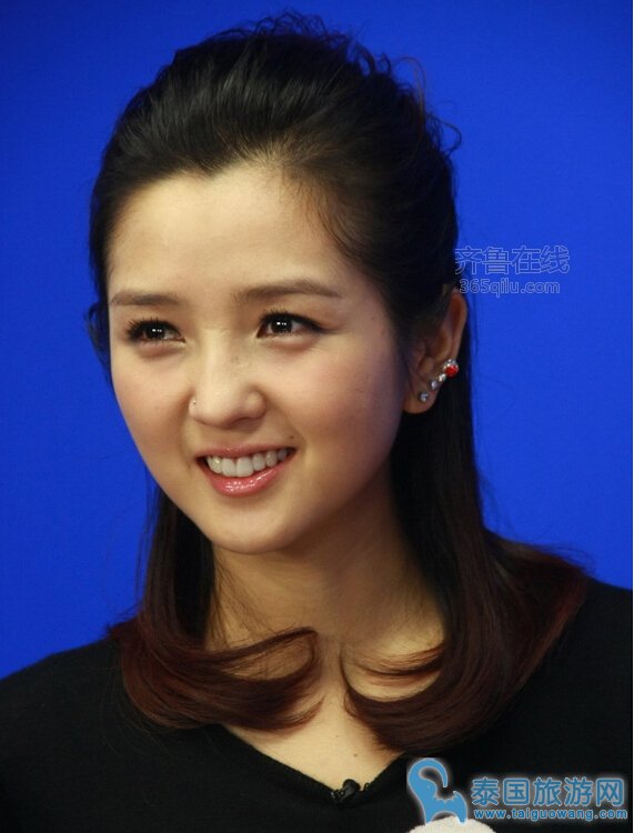 泰國好聲音甜美性感美女Beer 撞臉何潔有木有？