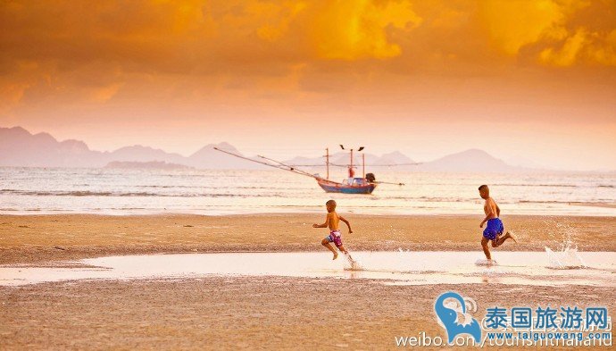 泰国最受欢迎的海滩之一： 玛卡海湾