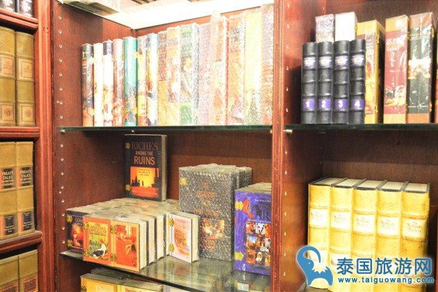 泰国曼谷河边夜市:泰国必去的一个新兴夜市