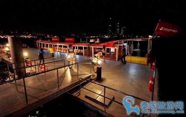 泰国曼谷河边夜市：泰国必去的一个新兴夜市