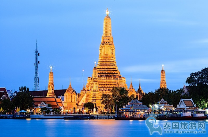 曼谷黎明寺为迎接新年加紧修缮工程进度