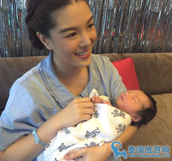 泰拼了!泰国著名歌手Lydia抱为满月儿子健身
