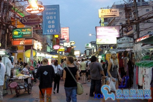 曼谷考山路--背包客夜生活的聚集地