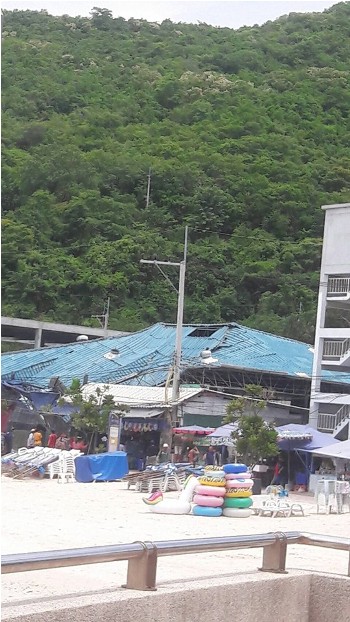 芭堤雅格兰岛海滩一饭店房顶倒塌造成2人受伤