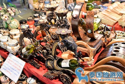 清迈小而美夜市--阿努商夜市Anusarn Market
