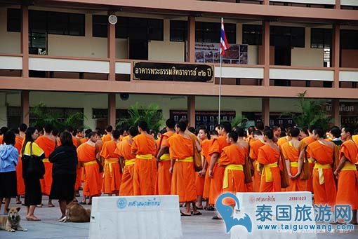 清迈香火最旺的寺庙--帕辛寺Wat Phra Singh