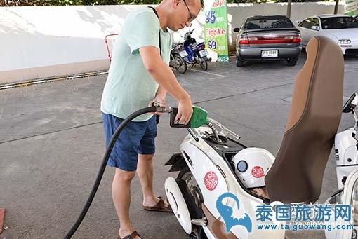 在清迈如何为租的车自助加油