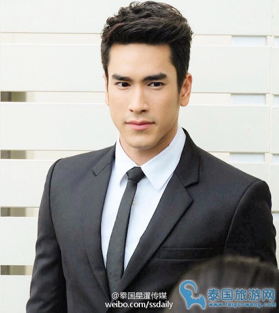 Nadech童年照大曝光，从小到大一个样