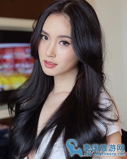 泰国最美变性人poy希望投身美容事业，不着急谈恋爱