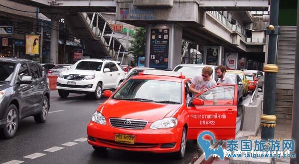 泰国搭计程车泰划算 泰国计程车 费用查询.jpg