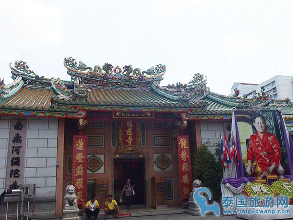 走访曼谷唐人街特色景点--龙莲寺