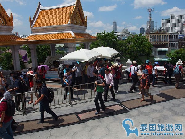 曼谷唐人街国宝级寺庙--金佛寺