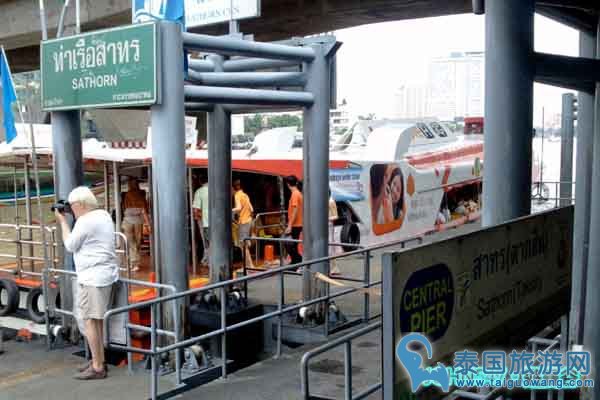 Chao Phraya Express Boat昭披耶河游船@Sathon pier沙吞码头5.jpg