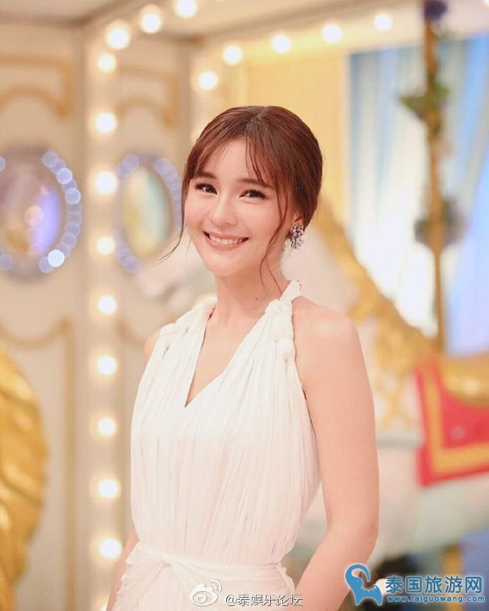 李海娜Aom近日将飞北京录制节目 主演的《意外爱情》将上线