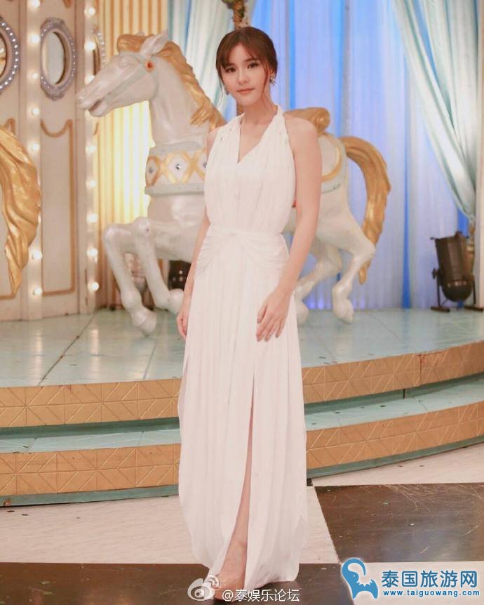 李海娜Aom近日将飞北京录制节目 主演的《意外爱情》将上线