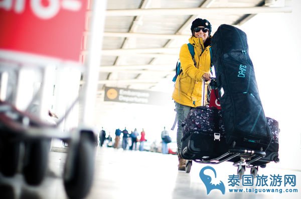 曼谷素旺那普机场行李寄存与托运攻略:Bellugg绿色大象帮你轻松解决