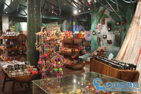 普吉岛幻多奇游记之内部游玩设施和特色商店