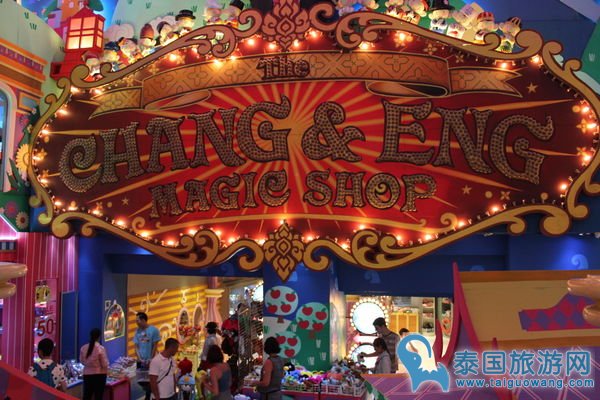 普吉岛幻多奇游记之内部游玩设施和特色商店