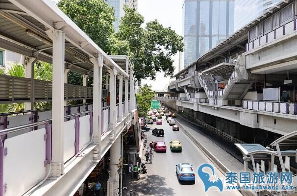 曼谷紧邻BTS旁的购物商场Silom Complex品牌购买攻略