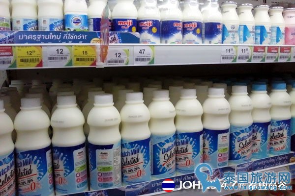 泰国曼谷Tesco Lotus连锁大型超市 25牛奶.jpg