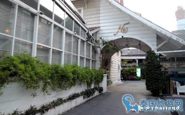 捷运站Sala Daeng附近特色泰屋按摩店Ruen-Nuad Massage Studiobts