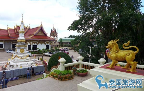 泰国廊开自助游必去绝美景点：Wat Pho Chai寺庙