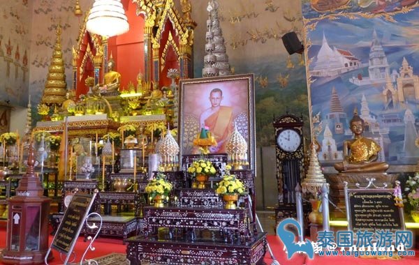 泰国廊开自助游必去绝美景点：Wat Pho Chai寺庙