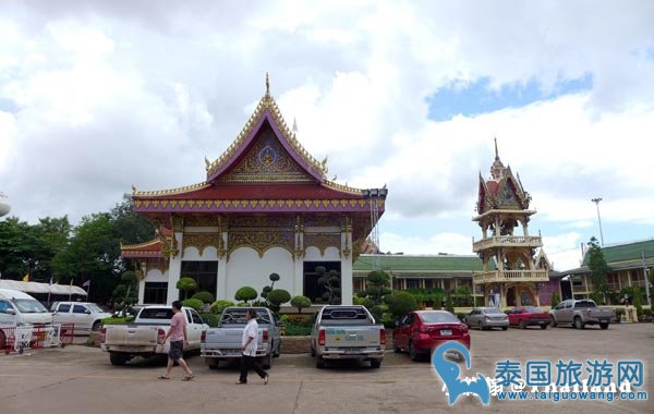 泰国廊开自助游必去绝美景点：Wat Pho Chai寺庙