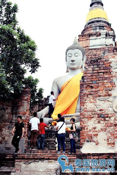 大城Wat Yai Chai Mongkol亚柴蒙考寺 大佛穿衣