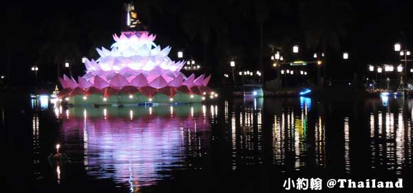 素可泰自由行- 素可泰歷史遗迹公园 Sukhothai Historical Park夜晚水上佛.jpg