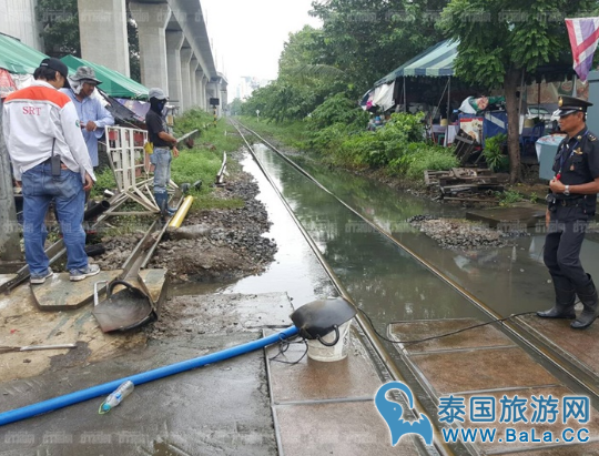 曼谷最近天气连夜大雨 火车暂停服务一个小时