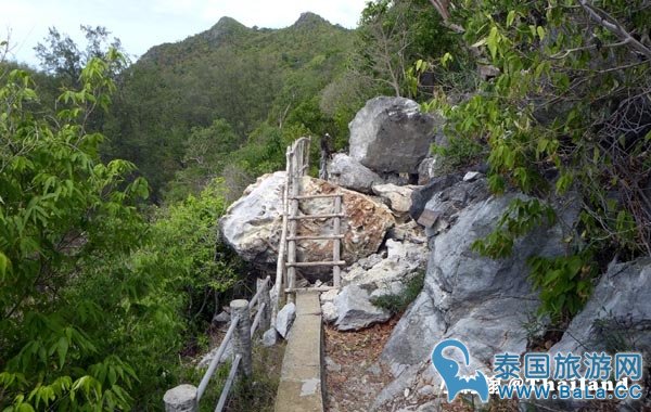 华欣著名奇特景点--帕亚那空穴中庙Phraya Nakhon Cave