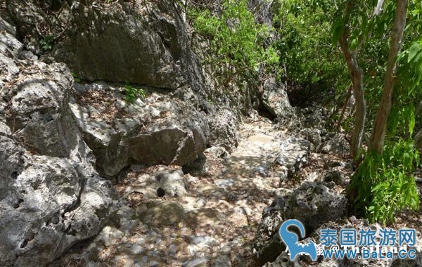 华欣著名奇特景点--帕亚那空穴中庙Phraya Nakhon Cave