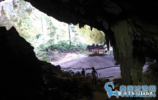 华欣著名奇特景点--帕亚那空穴中庙Phraya Nakhon Cave